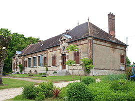 The town hall in Chevry-sous-le-Bignon