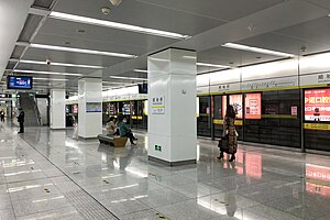 顺驰桥站站台（2020年4月）