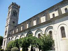 圣母升天教堂（法语：Église Notre-Dame-de-l'Assomption de Bagnères-de-Luchon）
