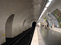 Platform in the direction of Louis Blanc
