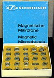 一箱森海塞尔MM26磁性麦克风，供斯塔西铺设窃听器使用