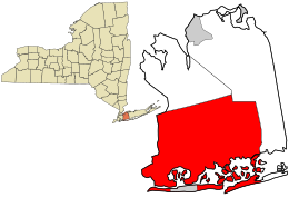 Location of Hempstead in Nassau County (right), and location of Nassau County in the State of New York (left)