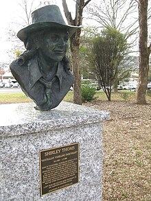 A bronze statue bus tof Shirley Thoms in Bicennery Park, Tamworth, New South Wales