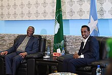 Thabo Mbeki (left), and Ambassador Ahmed Isse Awad (right), meet in the VIP lounge at Aden Abdulle International Airport in Mogadishu, Somalia on 20 July 2019.