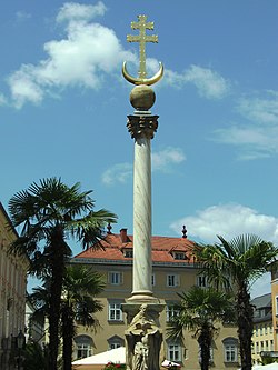 Die Dreifaltigkeitssäule auf dem Alten Platz