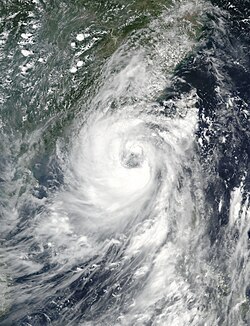 8月1日下午妮妲直扑珠江口以东一带， 其大型风眼清晰可见。