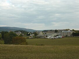 General view of the village of Saint-Amans, with the Truc de Fortunio to the background left