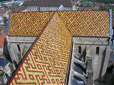 The polychrome tile roof, a Burgundy speciality