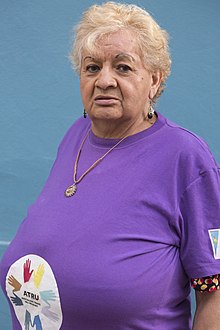Gloria Álvez Mariño wearing a necklace and a pair of earrings