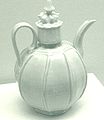 来自景德镇的青白瓷茶壶
