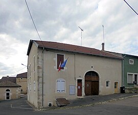 The town hall in Mont-l'Étroit