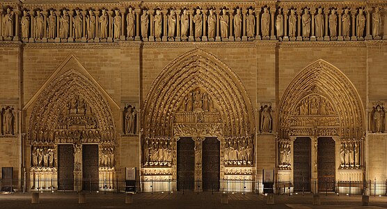 巴黎圣母院的三座门，玛利亚门、末日审判门和圣亚纳门