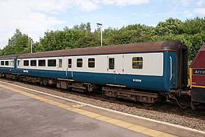 “英国铁路2E型客车”开放式二等座车/守车合造车