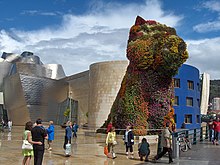 large sculpture Puppy by Jeff Koons in Bilbao