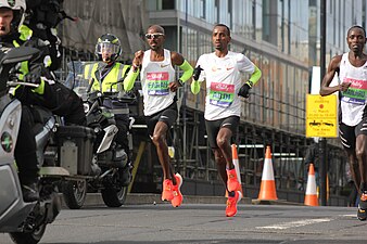 Mo Farah, Bashir Abdi and Daniel Wanjiru compete in the 2019 Big Half, finishing in that order