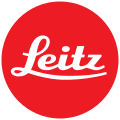 原商品上“Leitz Wetzlar”标记，演变成红点“Leitz”标志[注 3]，为现行样式滥觞