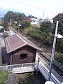 從橋上望向小海線美里站（2009年10月）