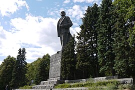 Statue of Vladimir Lenin at Dubna