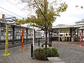岚电天神川站（左侧）与市营地下铁东西线太秦天神川站3号出入口（右侧内）