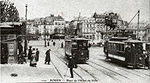 Two trams at the Place de l’Hôtel de ville circa 1907