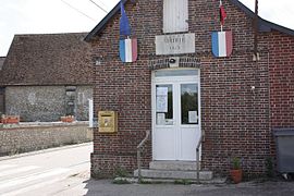 The town hall in Écauville