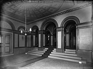 Lobby, photograph taken in 1917