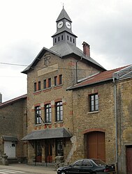 The town hall in Moulins-Saint-Hubert