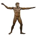 波赛冬青铜像，约公元前460年，现藏于雅典国家考古博物馆