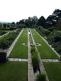 杰基尔设计的海斯特康比庄园花园