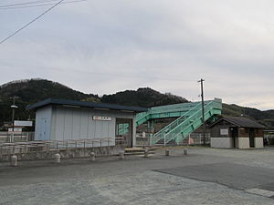 车站外观（2011年4月）