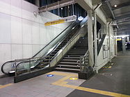 月台楼梯（2013年9月13日摄）