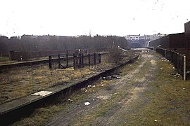 The remains of the station in the 1980s after closure. The tunnel in the background is the site of the present Jewellery Quarter station.