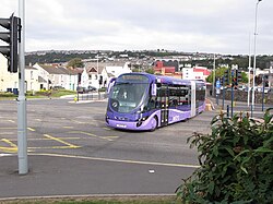 An FTR bus travelling south from Ffordd y Gollewin towards the Civic Centre