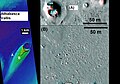 HiRISE拍摄的阿萨巴斯卡谷内锥状地形。锥状地形的形成是因为融岩和冰的交互作用。影像上方的的较大锥状地形是因为水/水蒸气强行通过较厚的熔岩层。高度以不同颜色表示；最高处以红色代表，最低处以蓝色代表，高度差170米。