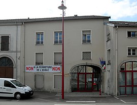 The town hall in Chamagne