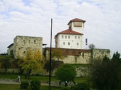 格拉达查茨城堡