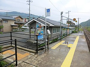 站房与月台（2012年5月6日）