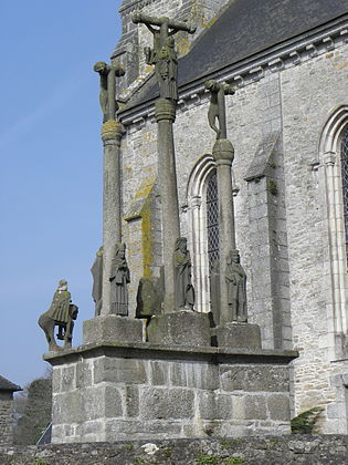 The calvary at Senven-Léhart. The calvary viewed from the rear.