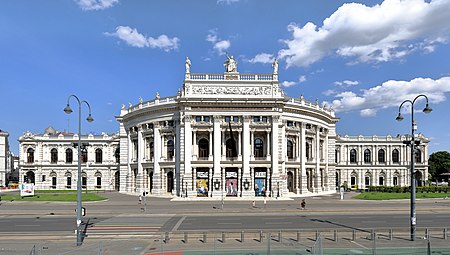 城堡剧院，世界上最重要的德语剧院之一。