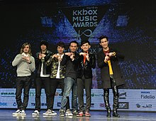 Press conference before the 10th KKBOX Digital Music Chart. From left: Fire Extinguisher Orchestra (1st to 4th from left), Huang Zijiao, Chen Yanyun.