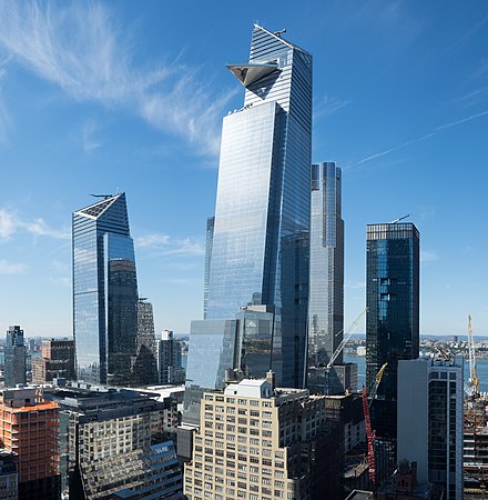图为位于纽约市曼哈顿区的一个大型房地产开发项目哈德逊城市广场。