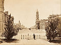 从维多利亚广场北面望向英王威廉街的街景（摄于1870年年代）