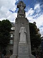 伦敦马丁广场上的卡维尔雕像