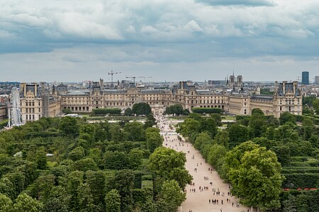 The Grand Couvert, the forested central portion of the garden, looking toward the Louvre