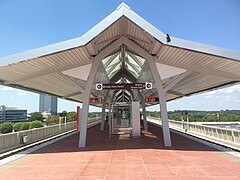 Platform of Spring Hill station in 2014