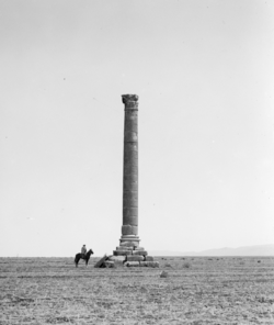 A photograph of the column from the first quarter of the 20th century