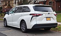 2021 Toyota Sienna XLE (AXLH40)