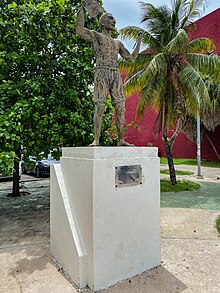 Sculpture by Manuel Antonio Ay in Chetumal