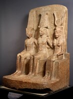 哈索尔、拉美西斯二世及阿蒙雕像