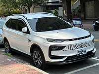 Luxgen URX Neo front quarter